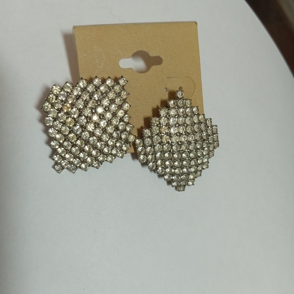 Diamond Rhinestones Earrings , Pierce ,Nip-Tips, Prong Setting, Silver Metal - Picture 3 of 6